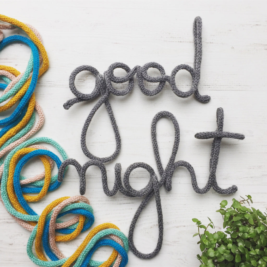 Knitted word sign - Good Night - Umbrella Amarela